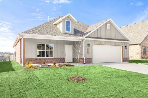 2302 N Presley St, Siloam Springs, AR, 72761 | Card Image