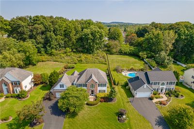 22 Royale Drive, House other with 4 bedrooms, 3 bathrooms and null parking in Perinton NY | Image 3