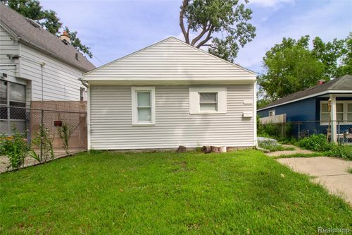 14874 Dolphin St, Detroit, MI, 48223-1835 | Card Image