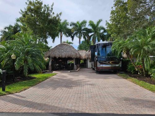 465-465 S Carol Pkwy, Margate, FL, 33068-1931 | Card Image