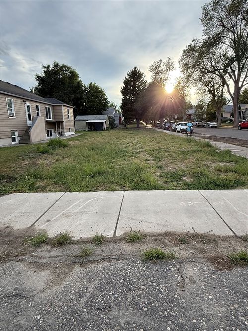 802 Yellowstone Ave, Billings, MT, 59101-1627 | Card Image