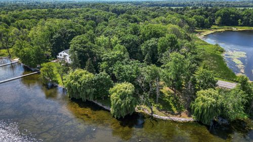 15665 Portage Rd, Vicksburg, MI, 49097-9722 | Card Image