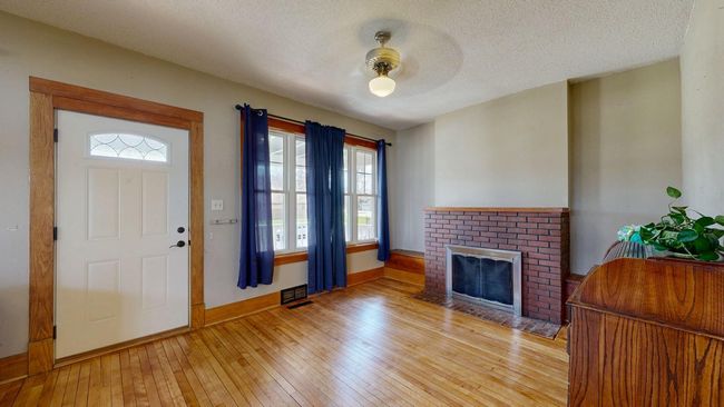 Living Room | Image 12