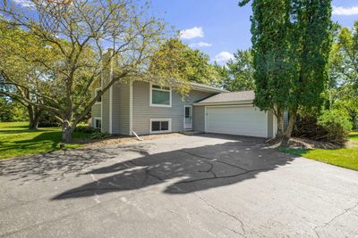 S87W27330 Ridgeway Court, House other with 4 bedrooms, 2 bathrooms and null parking in MUKWONAGO WI | Image 1