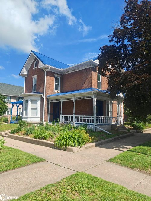 521 10th St, Fort Madison, IA, 52627-2813 | Card Image