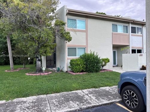 14359 Kendale Lakes Cir, Miami, FL, 33183 | Card Image