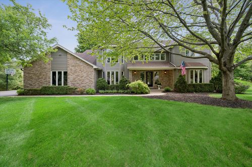 2 Fenview Ct, Oakwood Hills, IL, 60013-1067 | Card Image