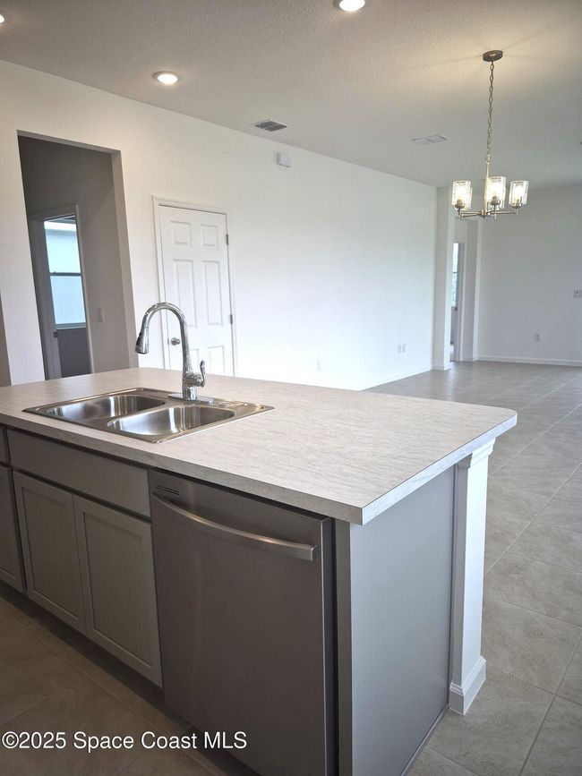 1125 Canfield Cir Se, House other with 3 bedrooms, 2 bathrooms and null parking in Palm Bay FL | Image 8