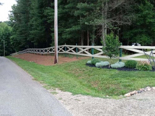 1089 Annie Sophia Ln, Roaring River, NC, 28669-7805 | Card Image