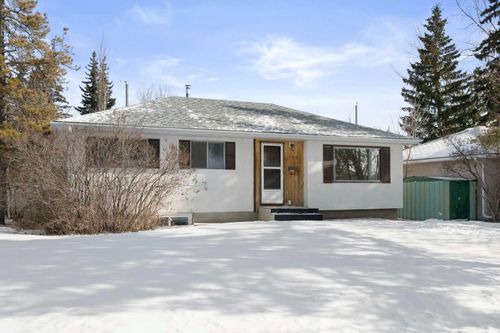 173 Gordon Drive Sw, Home with 4 bedrooms, 2 bathrooms and 2 parking in Calgary AB | Card Image