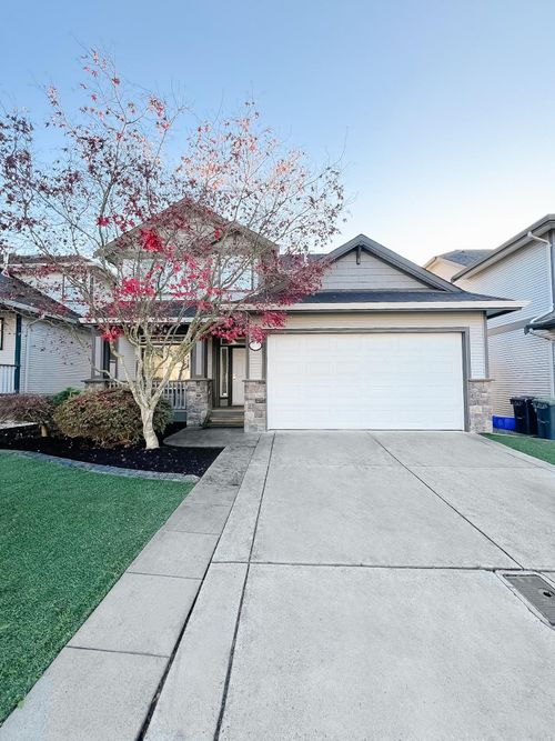 20118 71a Ave, Langley, BC, V2Y3A1 | Card Image