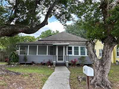 Front of home | Image 1