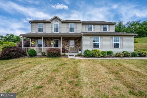 389 Eagleview Dr, MOHRSVILLE, PA, 19541-8988 | Card Image