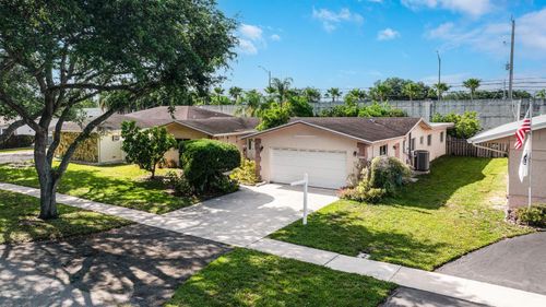 8979 Sw 49th St, Cooper City, FL, 33328-3603 | Card Image
