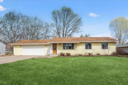 683 Northgate Dr, Winsted, MN, 55395-1057 | Card Image