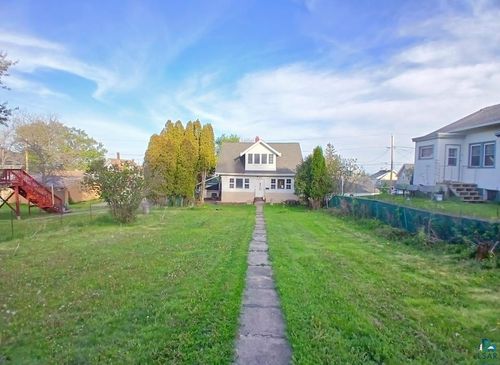 614 E 9th St, Duluth, MN, 55805 | Card Image