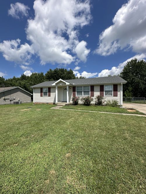 587 Anita Dr, Clarksville, TN, 37042-7126 | Card Image