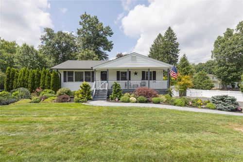 395 Ehrhardt Rd, Pearl River, NY, 10965-1341 | Card Image