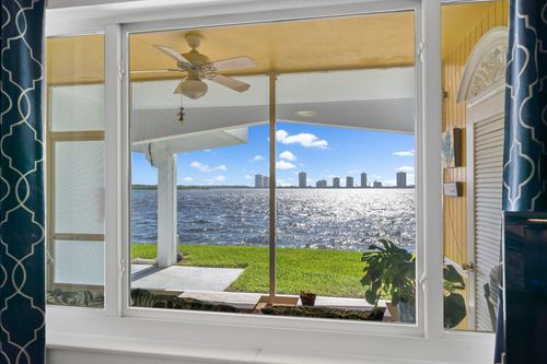 105-100 Shore Ct, North Palm Beach, FL, 33408-5553 | Card Image