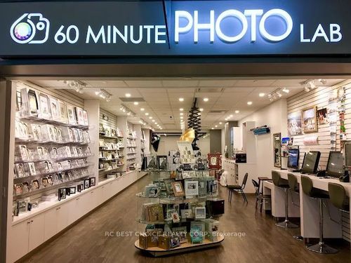 c029-2300 Yonge St, Toronto, ON, M4P1E4 | Card Image