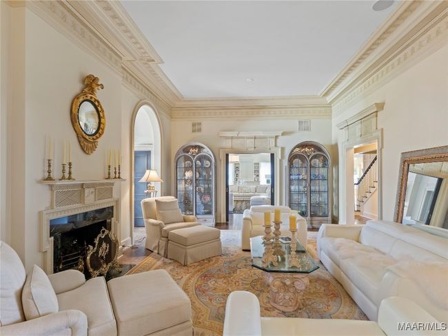 Formal living | Image 21
