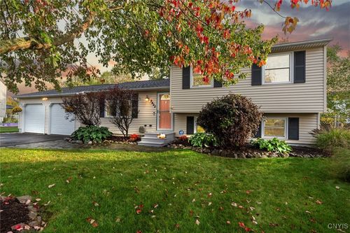 9422 Lebeau Ln, Brewerton, NY, 13029-9714 | Card Image