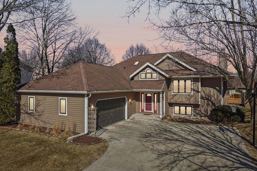 1606 Manchester Crossing, WAUNAKEE, WI, 53597 | Card Image