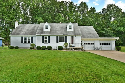 5451 Virginia Dr, Austintown, OH, 44515-1843 | Card Image