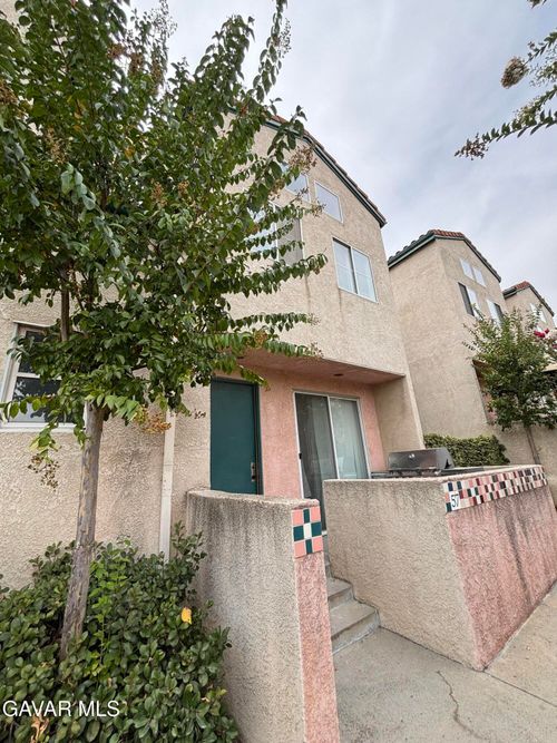 unit-57-13901 Olive View Ln, Sylmar, CA, 91342-7565 | Card Image