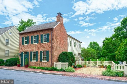 40135 Main St, WATERFORD, VA, 20197-2004 | Card Image