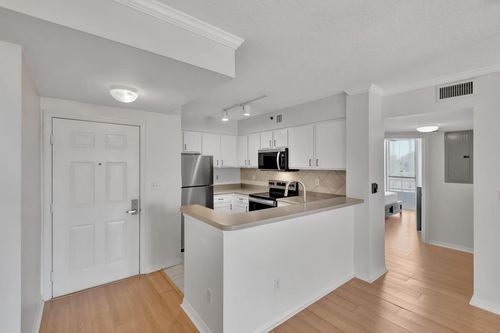 apt-207-2665 Sw 37th Ave, Miami, FL, 33133-2710 | Card Image