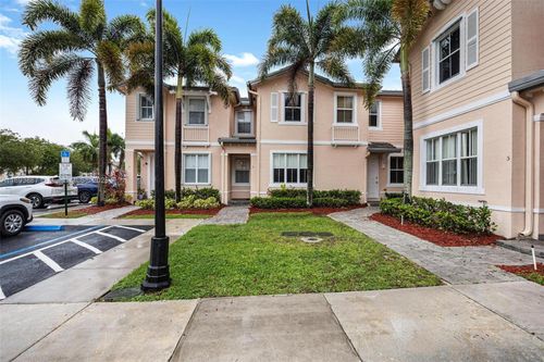 2884 Se 2nd Dr, Homestead, FL, 33033-7304 | Card Image