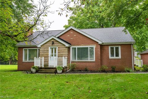 5815 Glyn Dr Nw, North Canton, OH, 44720-3825 | Card Image