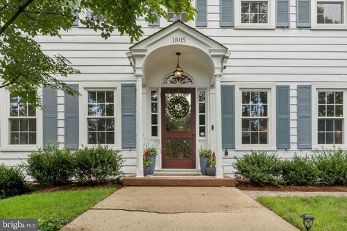 1805 Army Navy Dr, ARLINGTON, VA, 22202-1634 | Card Image