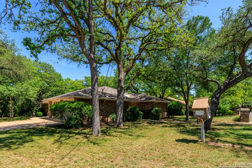 126 Tanglewood Dr, Fredericksburg, TX, 78624-2950 | Card Image
