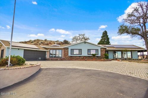 40005 92nd St W, Leona Valley, CA, 93551-7328 | Card Image