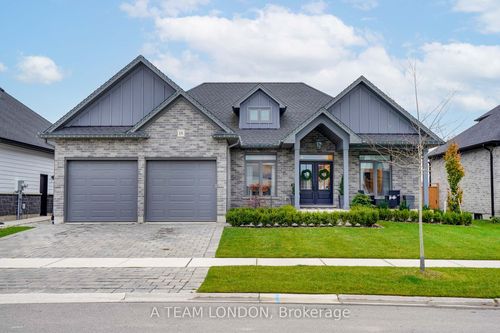 18 Arrowwood Path, Ilderton, ON, N0M2A0 | Card Image