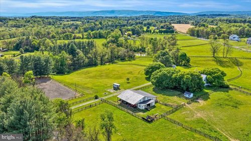 19255 Telegraph Springs Rd, PURCELLVILLE, VA, 20132-4301 | Card Image