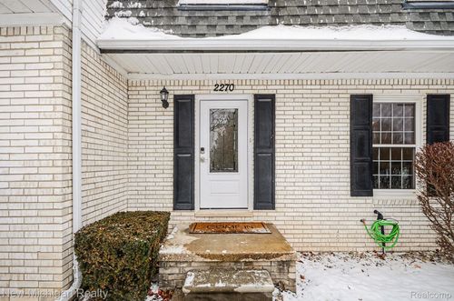 2270 Hillendale Dr, Rochester Hills, MI, 48309-2020 | Card Image