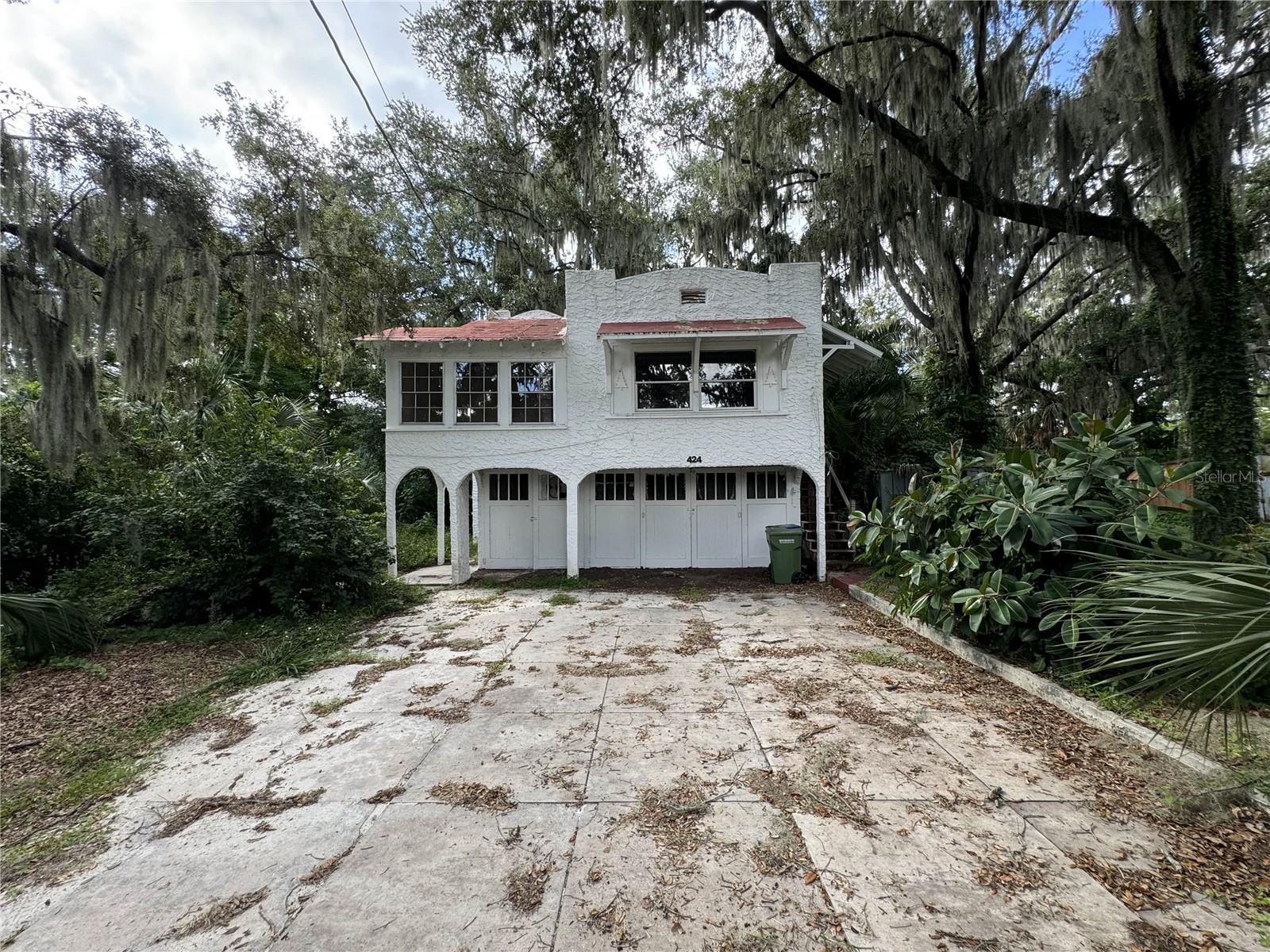 Avenue B , Winter Haven, FL 33881