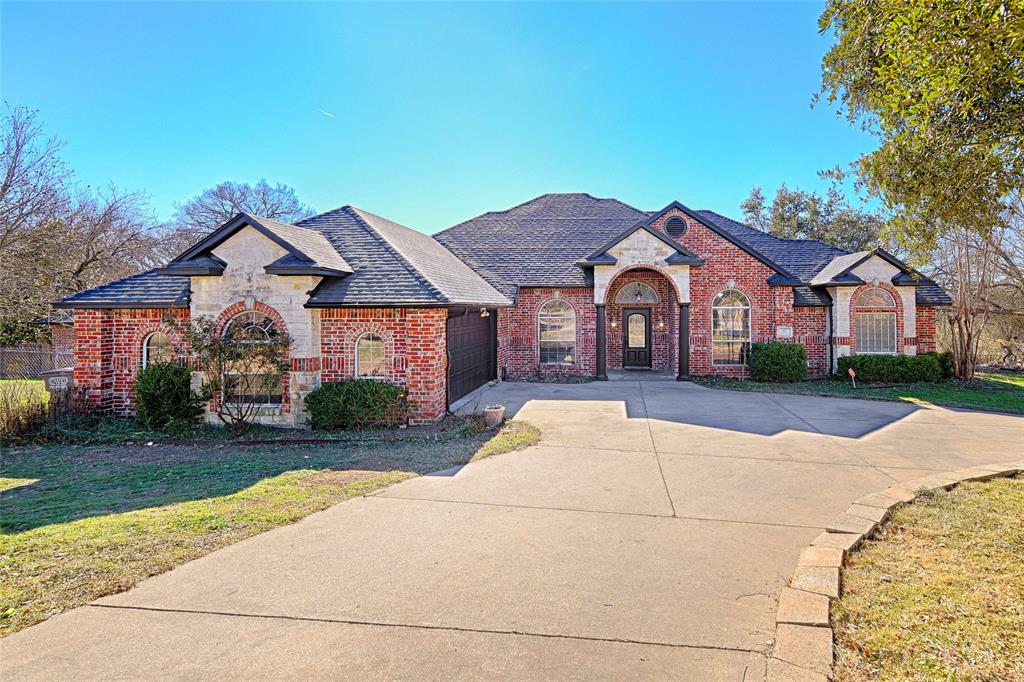 Summit Cir, Red Oak, TX 75154