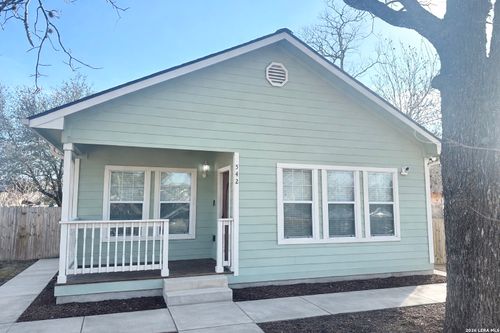 542 Sanches Ave, Pleasanton, TX, 78064-3126 | Card Image