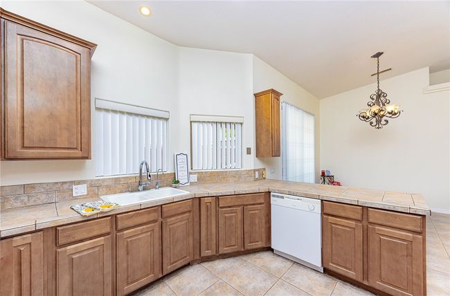 Kitchen | Image 10