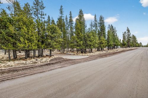 tl-00600-0 Birchwood Drive, La Pine, OR, 97739 | Card Image