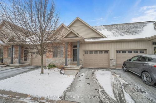 8-5490 Prince Edward Ave, Niagara Falls, ON, L2G0G5 | Card Image