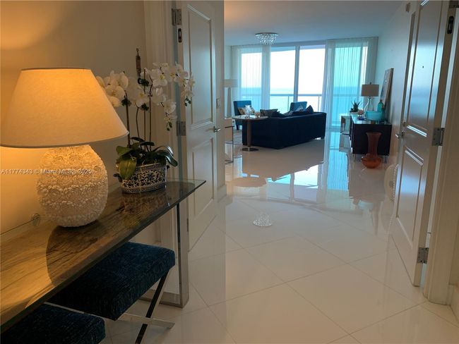 APT-1004 - 1 N Ocean Blvd, Condo with 2 bedrooms, 3 bathrooms and null parking in Pompano Beach FL | Image 4