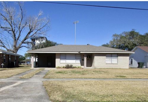 725 Bienville St, Lake Charles, LA, 70607-5803 | Card Image