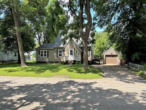 195 W Belle Vue Road, Fairmont, MN, 56031 | Card Image