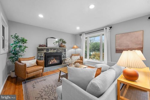 8801 Clifford Ave, CHEVY CHASE, MD, 20815-4744 | Card Image