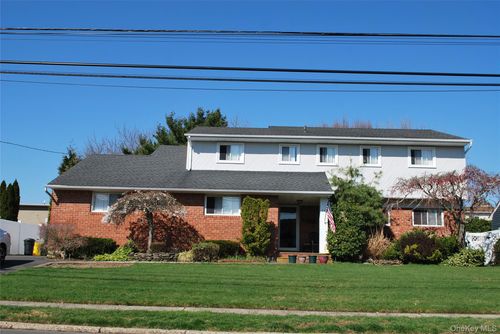 66 Laurel Dr, Massapequa Park, NY, 11762-3908 | Card Image